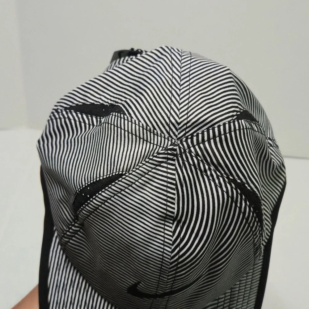 Nike Kids Featherlight Dri-Fit Baseball Cap‎ Hat 4-7 Black White Stripe Swoosh